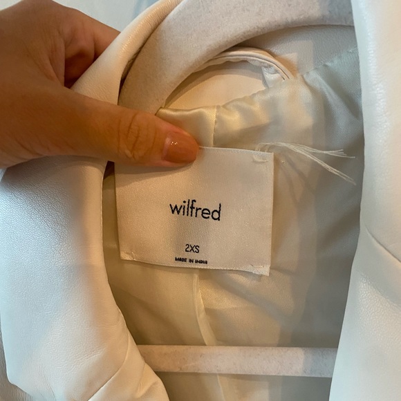 Wilfred aritzia 
Memories Blazer - Picture 4 of 6